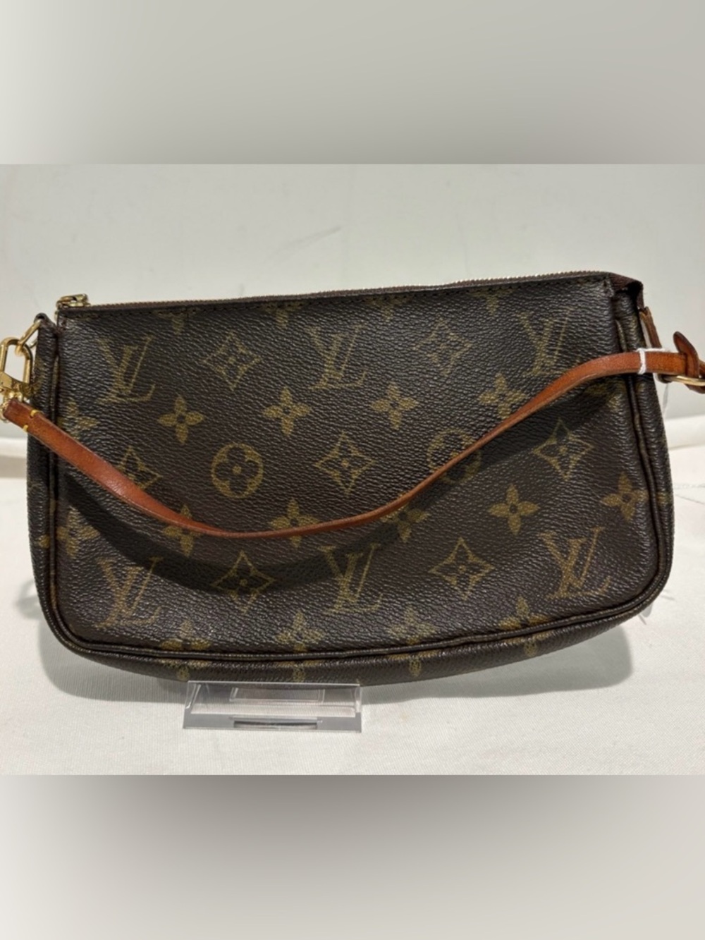Louis Vuitton Pochette Accessories in Monogram Canvas